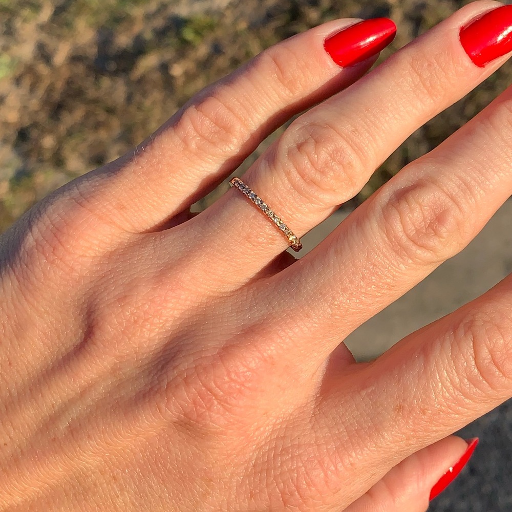 1/6 ct rose gold and diamond band